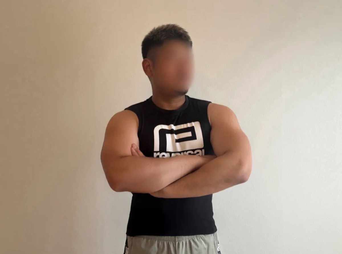 松本大輝 NapNest福岡のゲイマッサージセラピスト ガテン系 太い腕と筋肉質な肩