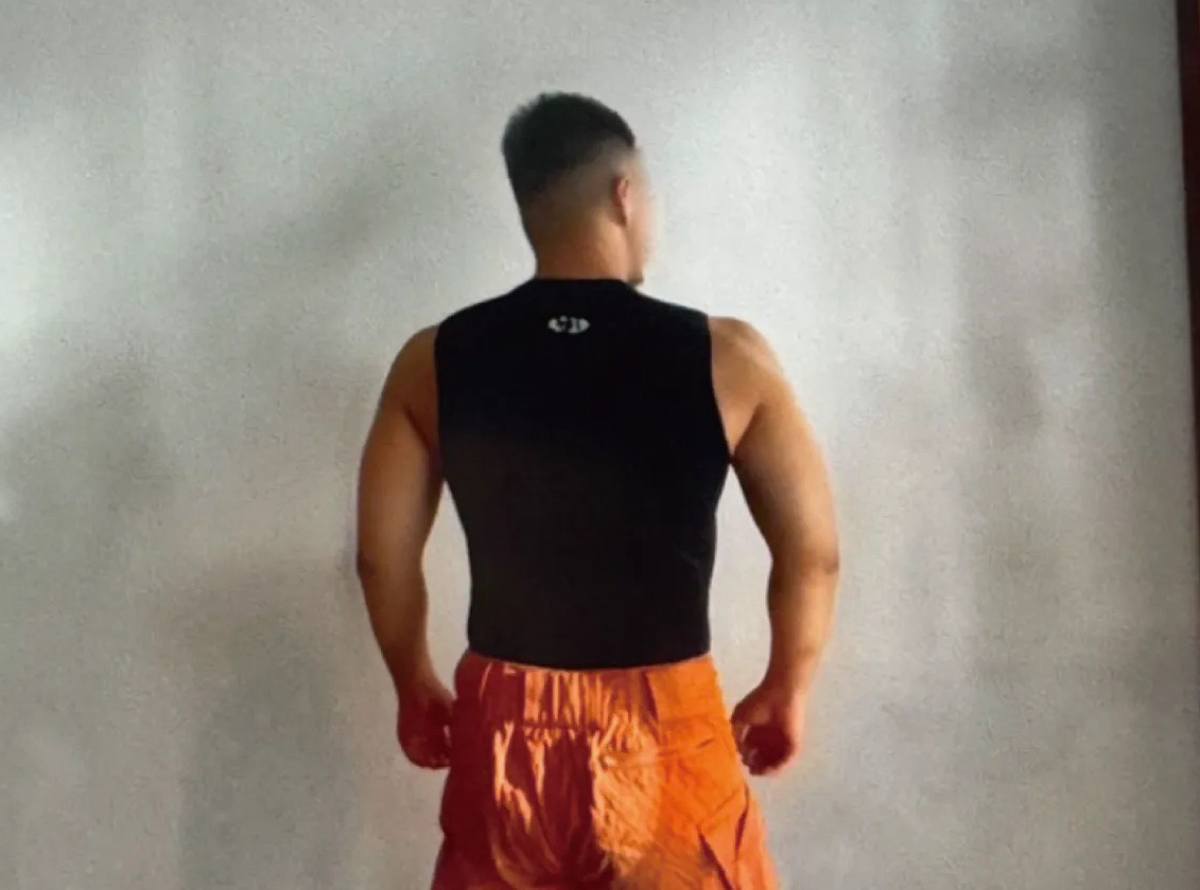 中谷健太 NapNest福岡のゲイマッサージセラピスト 体育会系 筋肉質な肩と腕