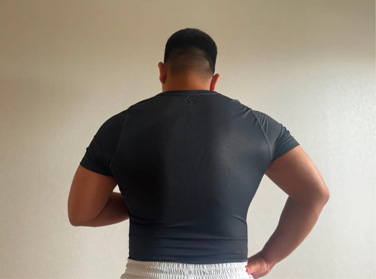 井上雄一郎－NapNest福岡的男同志按摩療癒師，前棒球部出身，結實的背部